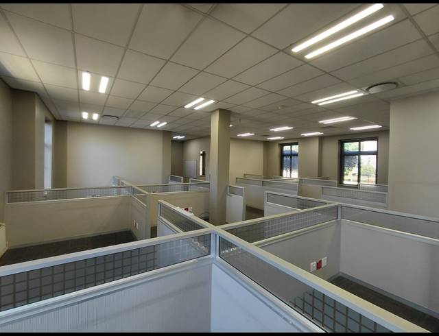 535M² OFFICE TO LET IN MAGALIESSIG